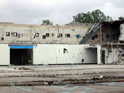 Showcase Cinemas Pontiac 6-12 - Demolition From Kim Connell (newer photo)